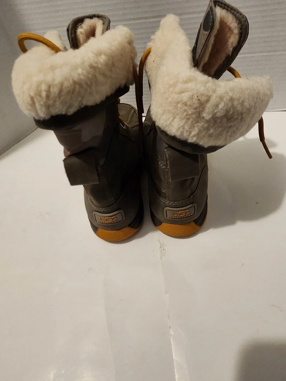 UGG Kids Gray Brown Shearling-Lined Lace-Up Winter Boots